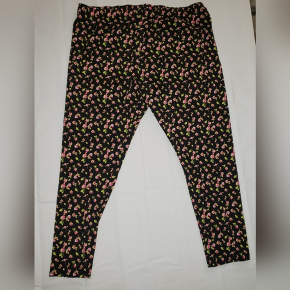 NOBO Pants - NOBO Black Leggings with Pink & Lavender Flowers